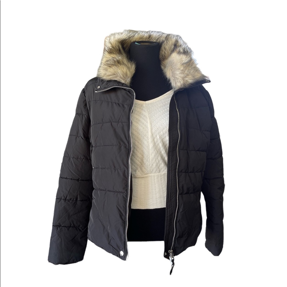Forever 21 Full Zip Puffer Jacket with Fur Collar - Like New